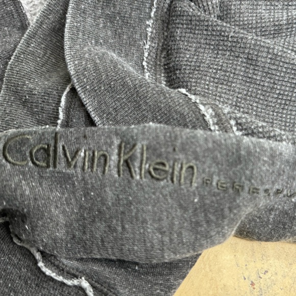 Calvin Klein Performance sweatshirt - Picture 5 of 8